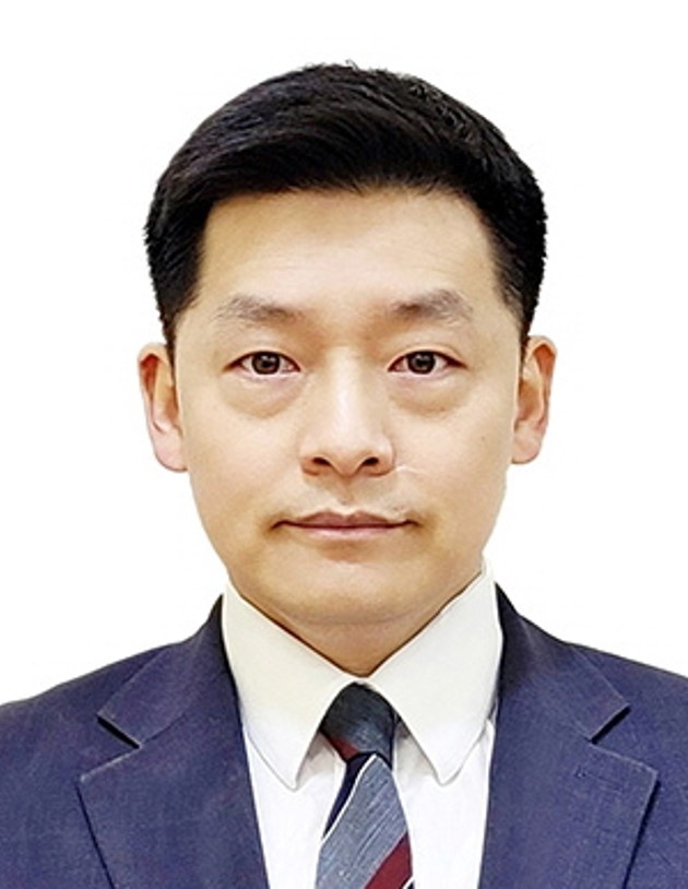 김영일